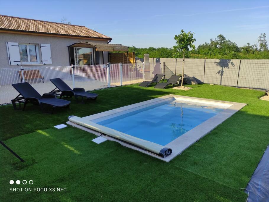 ז'ואיוז En Ardeche, Gite L'Odyssee Climatise Avec Sa Piscine Privee Et Chauffee מראה חיצוני תמונה